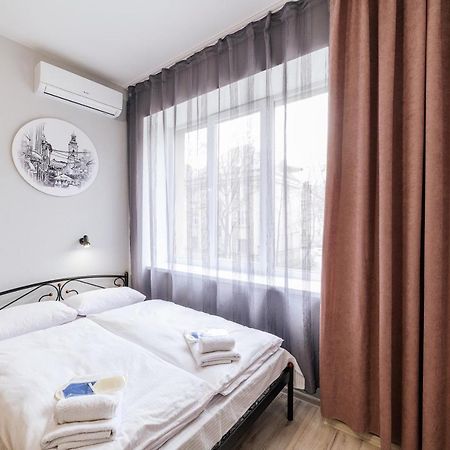 Appartamento Затишні Смарт-Квартири В Історичному Центрі! Užhorod Esterno foto