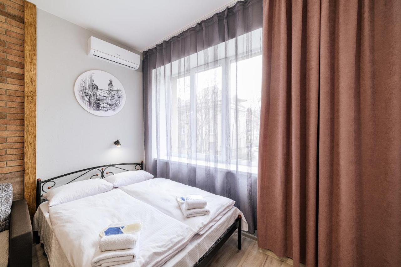 Appartamento Затишні Смарт-Квартири В Історичному Центрі! Užhorod Esterno foto