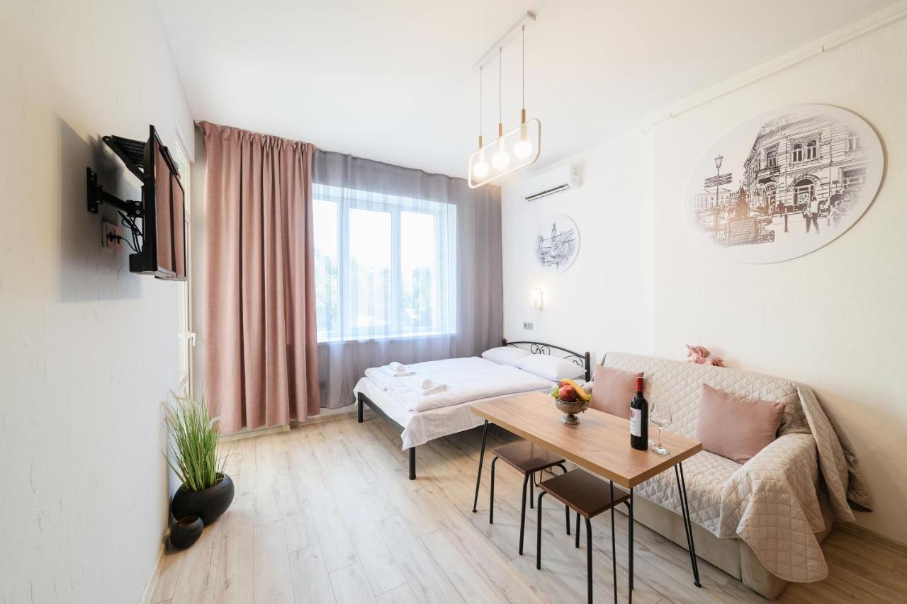 Appartamento Затишні Смарт-Квартири В Історичному Центрі! Užhorod Esterno foto
