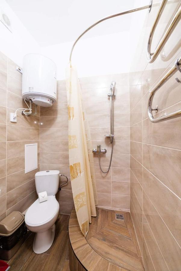 Appartamento Затишні Смарт-Квартири В Історичному Центрі! Užhorod Esterno foto