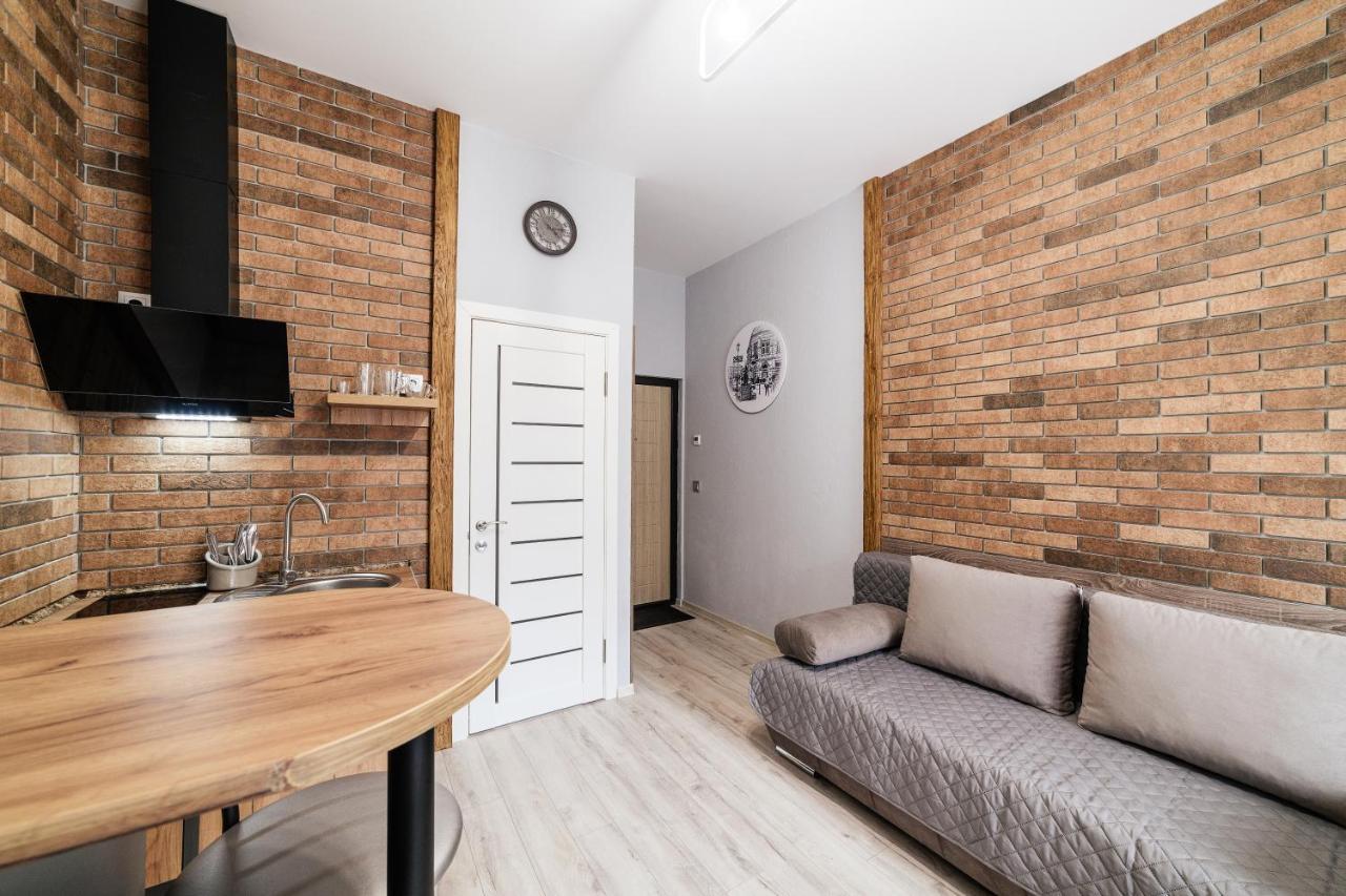 Appartamento Затишні Смарт-Квартири В Історичному Центрі! Užhorod Esterno foto