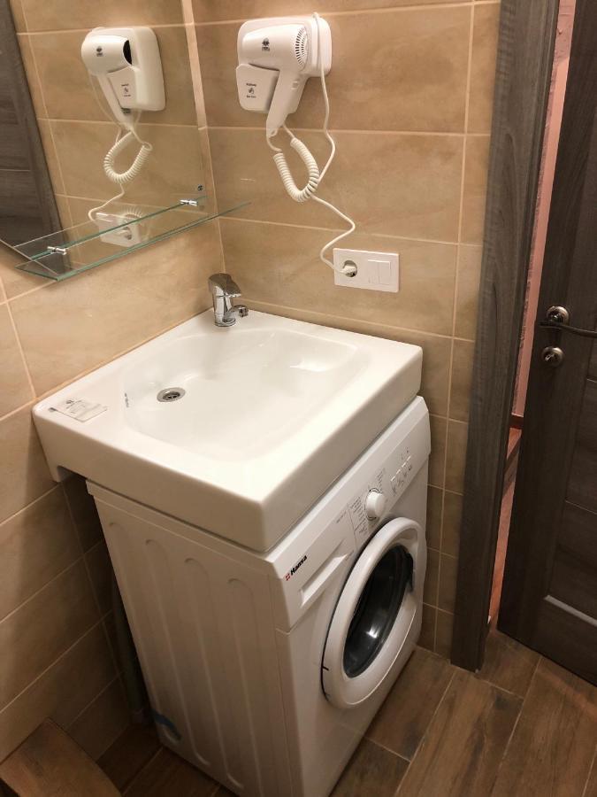 Appartamento Затишні Смарт-Квартири В Історичному Центрі! Užhorod Esterno foto