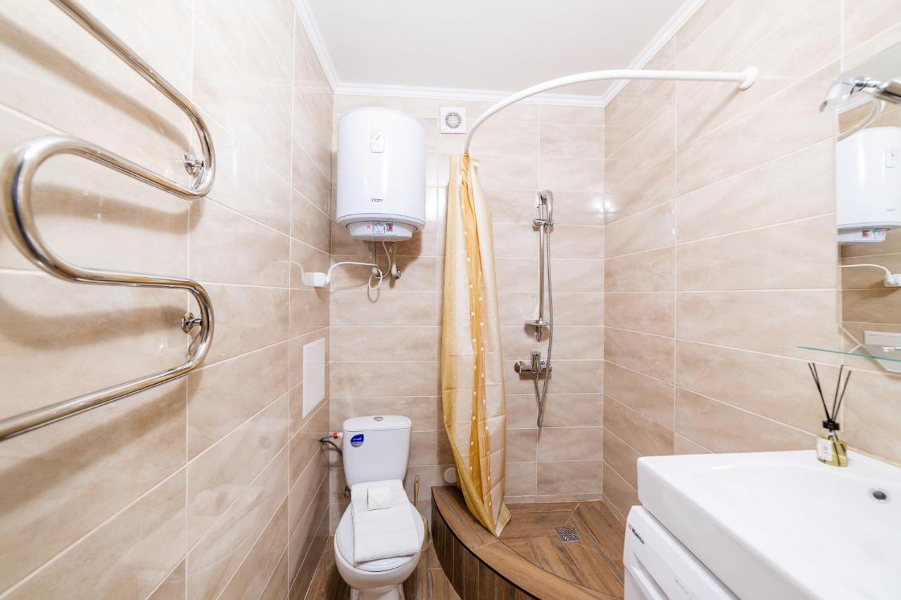 Appartamento Затишні Смарт-Квартири В Історичному Центрі! Užhorod Esterno foto